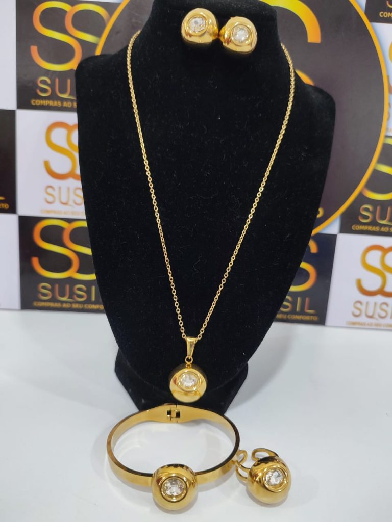 Conjunto dourado com pedra 29.000 kz