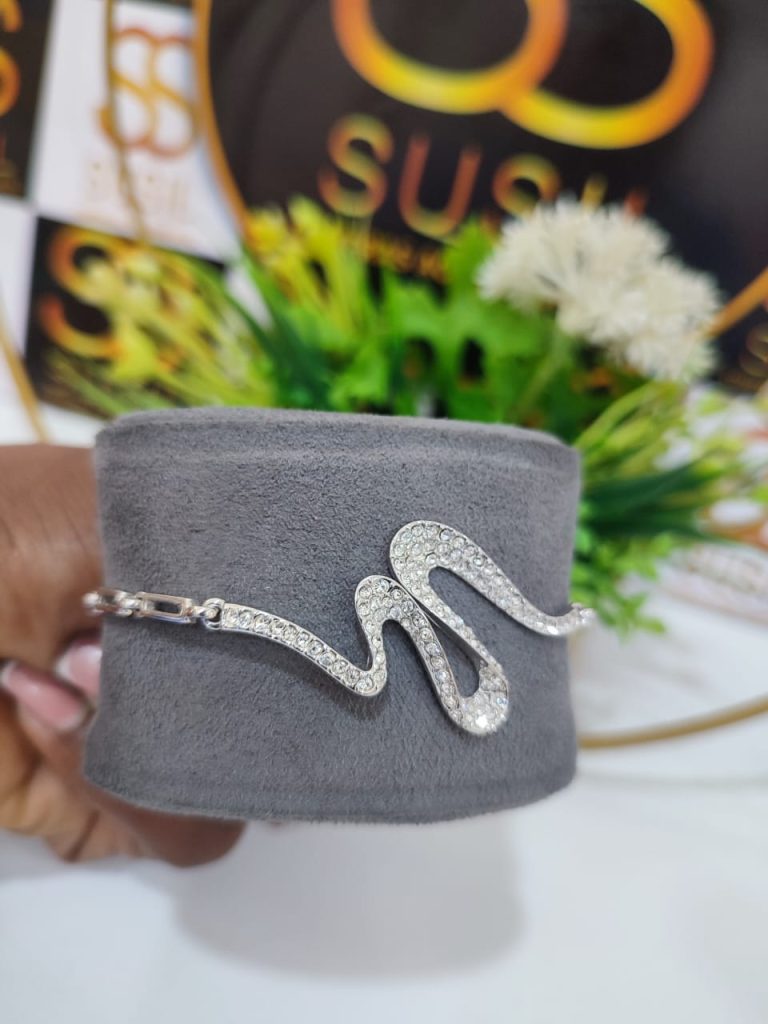 Pulseira cerra da leba 12.000 kz